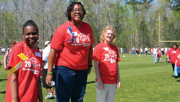 Special Olympics athletes take field - Washington Daily News ...