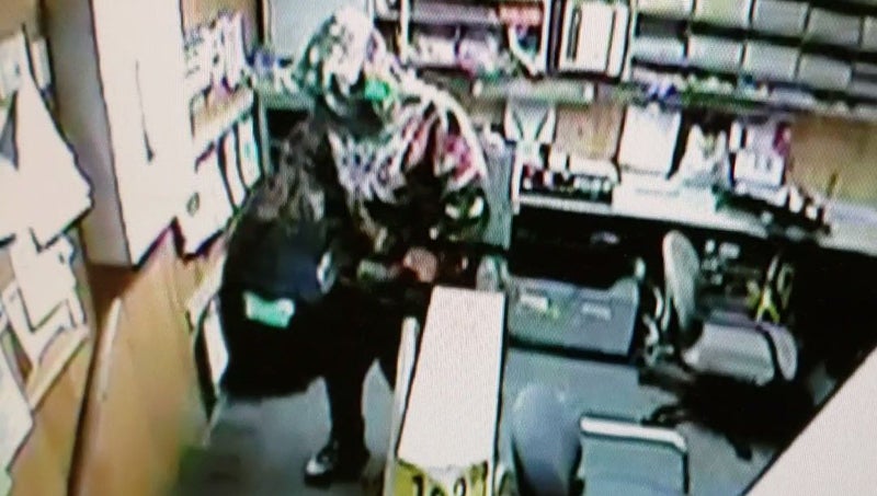 Washington Police Seek Suspect In Cvs Armed Robbery Washington Daily